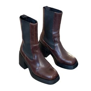SOLD* Vagabond Brooke Heeled Chelsea Boots in Dark Brown Leather